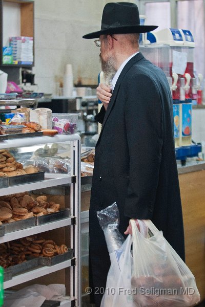 20100409_112420 D300 (1).jpg - Man at Bakery,Mea Shearim